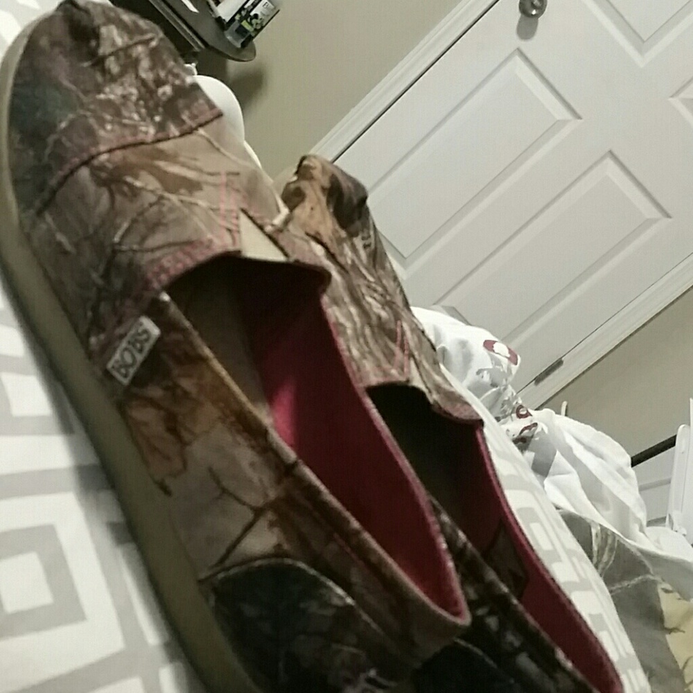 Camo Bob's